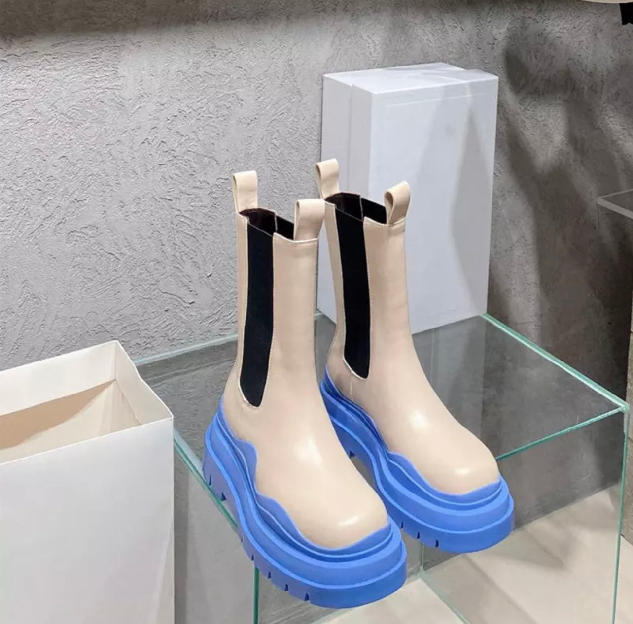 Fashionable Thick Sole Boots