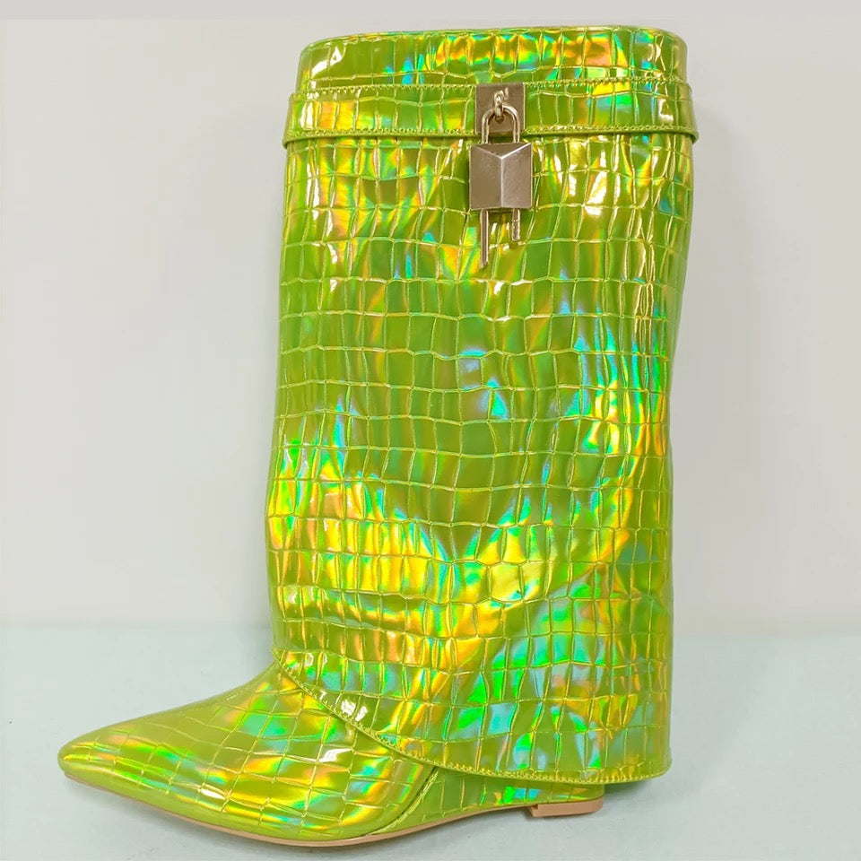 Stepping On Necks Short Lock Boot