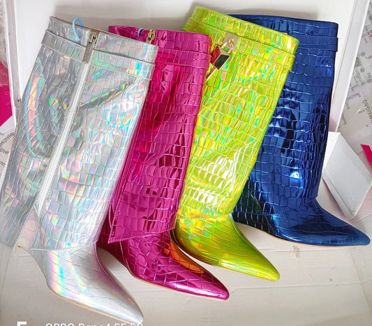 Stepping On Necks Short Lock Boot