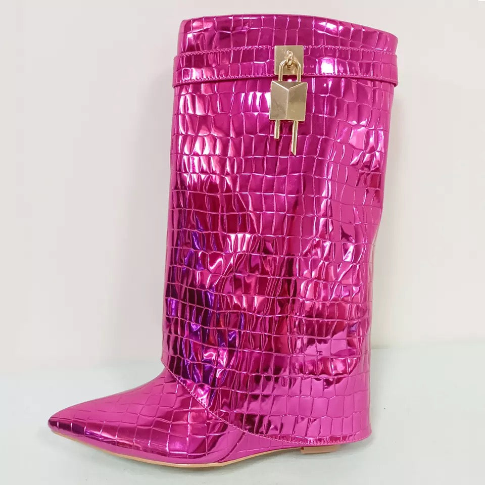 Stepping On Necks Short Lock Boot