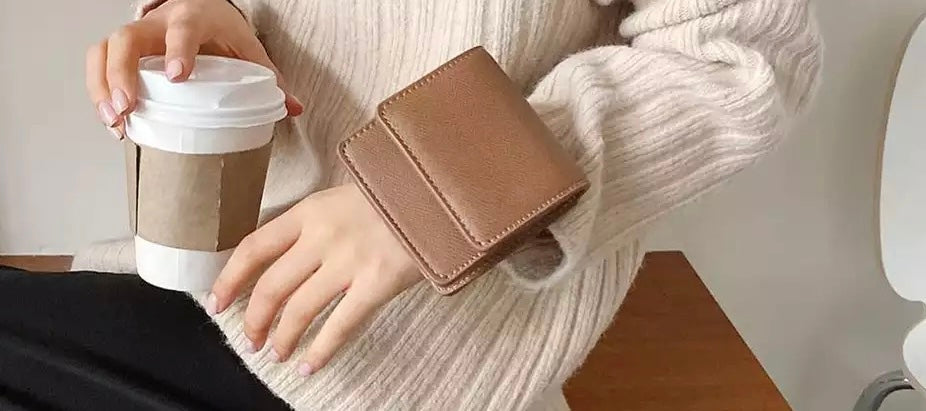 Fashionable Wrist Bag